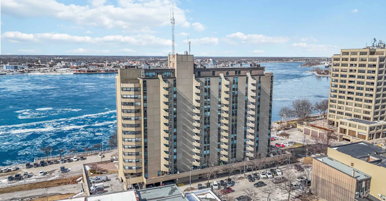 1306-155 Front Street North, Sarnia, ON, N7T 7V5 - 23