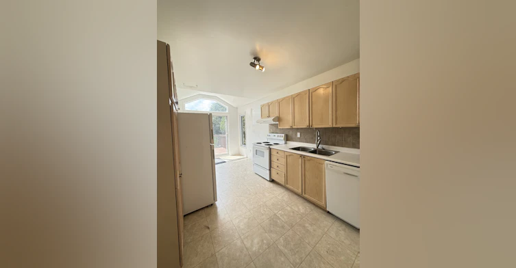 1-70 Inverary Drive, Ottawa, ON, K2K 2S1 - 5