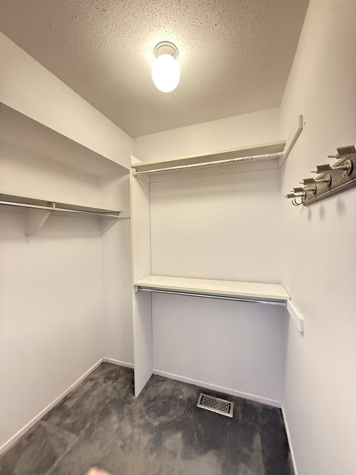 1-70 Inverary Drive, Ottawa, ON, K2K 2S1 - 9