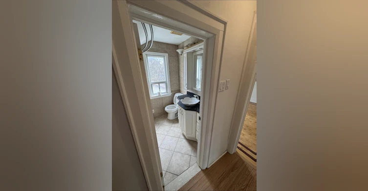 47 Hillary Avenue, Toronto, ON, M6N 2C1 - 3