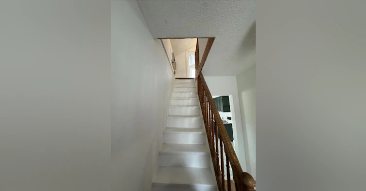 47 Hillary Avenue, Toronto, ON, M6N 2C1 - 4