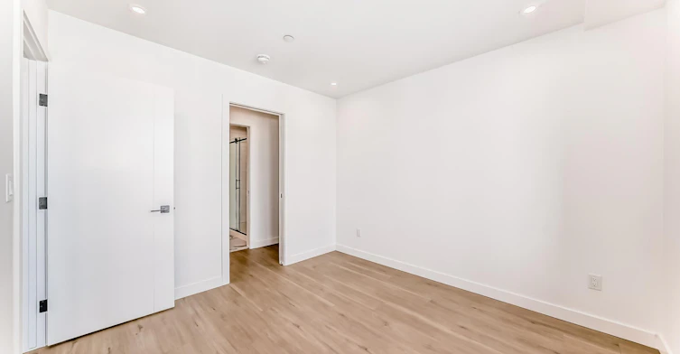 8375 Broadcast Avenue SW, Calgary, AB, T3H 6L3 - 30