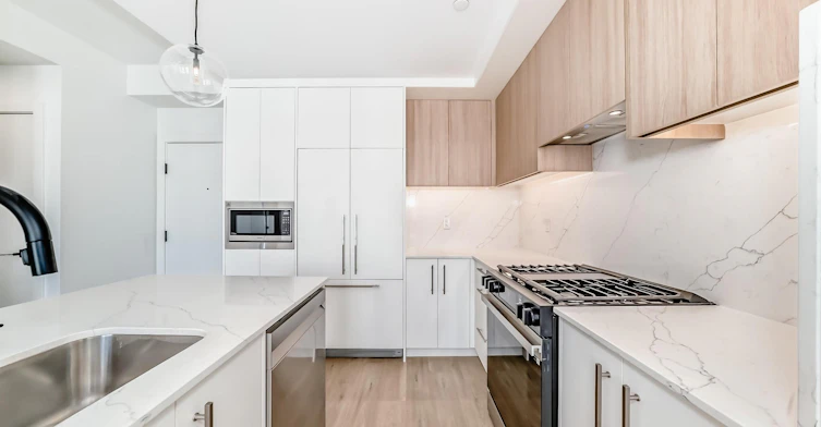 8375 Broadcast Avenue SW, Calgary, AB, T3H 6L3 - 6