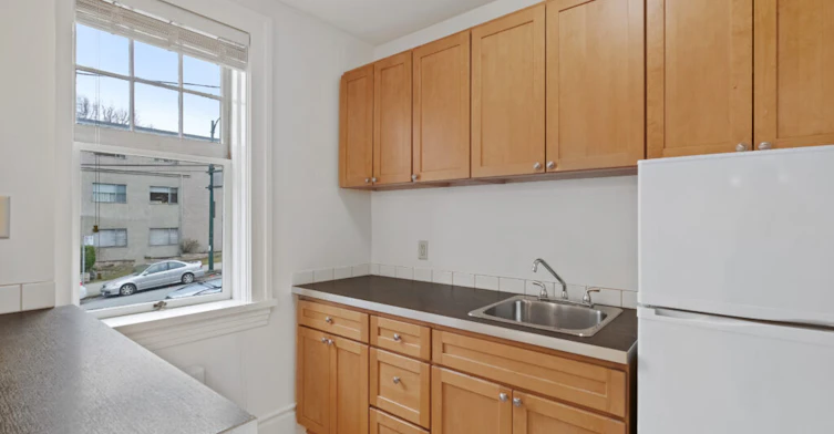 210-1009 West 10th Avenue, Vancouver, BC, V6H 1H9 - 4