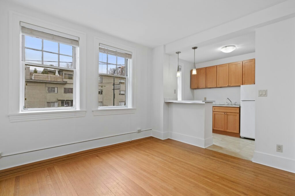 002-1009 West 10th Avenue, Vancouver, BC, V6H 1H9 - 2