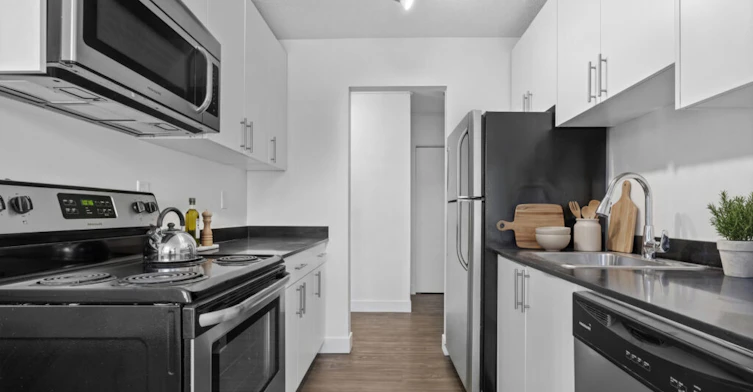 316-170 East 5th Street, North Vancouver, BC, V7L 4L4