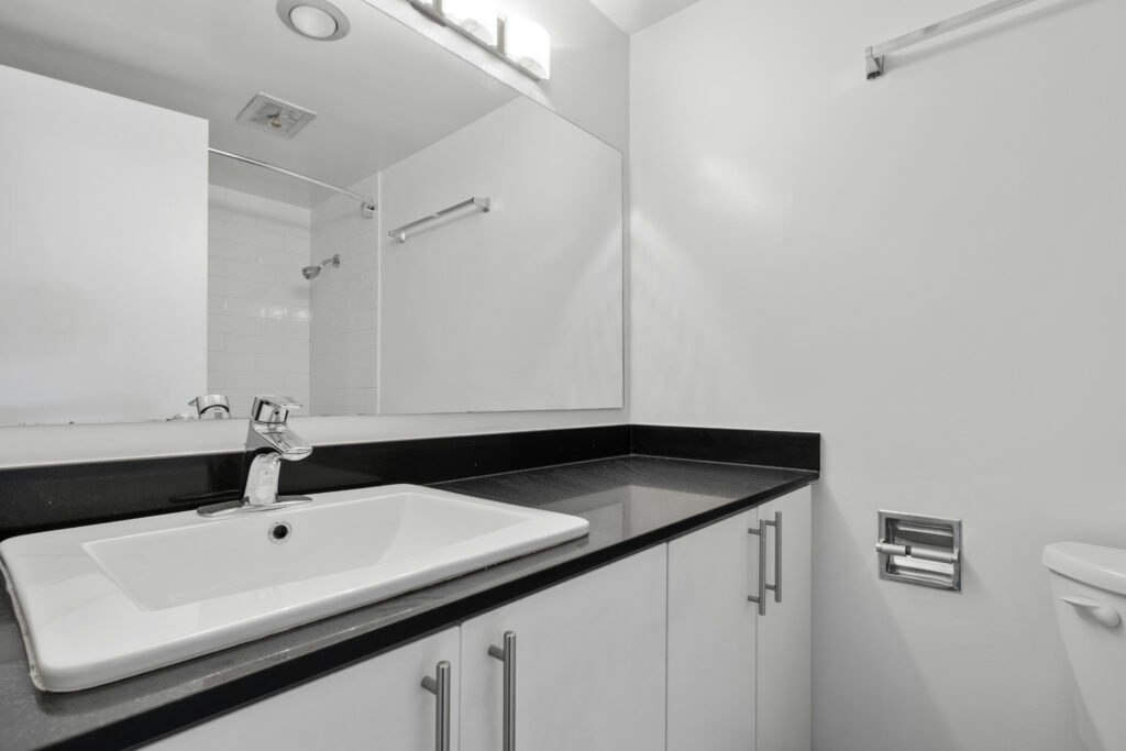201-170 East 5th Street, North Vancouver, BC, V7L 4L4 - 7