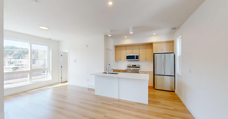 102-3528 3 Avenue NW, Calgary, AB, T2N 0M7 - 4