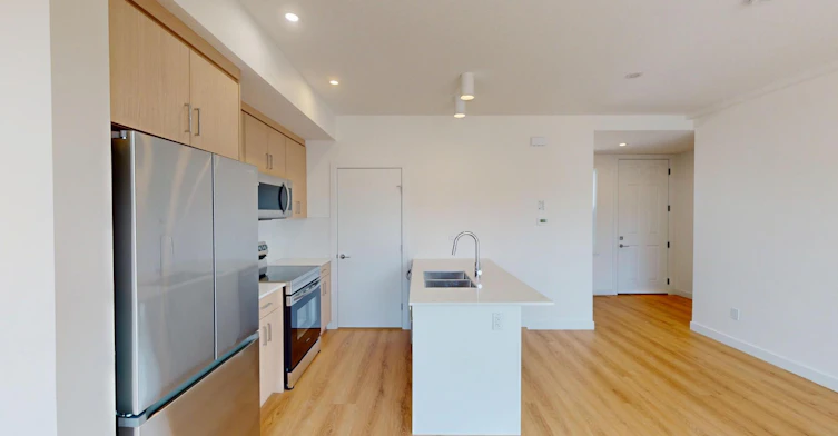 201-3528 3 Avenue NW, Calgary, AB, T2N 0M7 - 3
