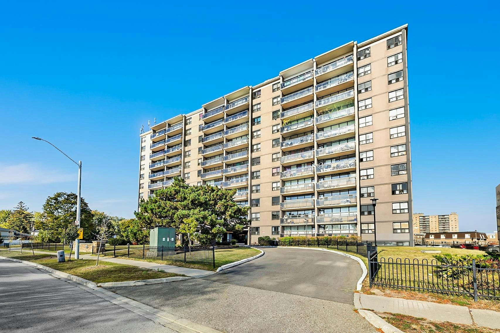 25 Rambler Drive, Brampton, ON, L6W 1E4 - 13