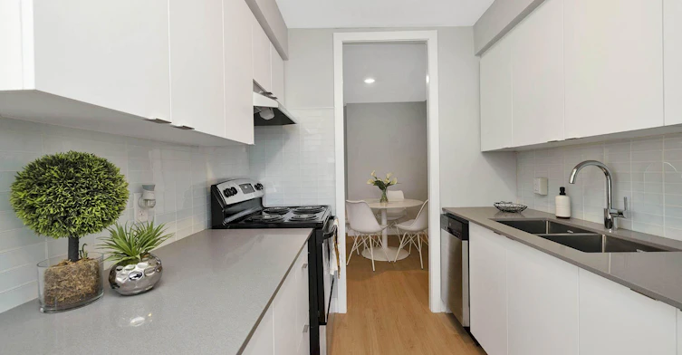 1750 Bloor Street, Mississauga, ON, L4X 1S9 - 2