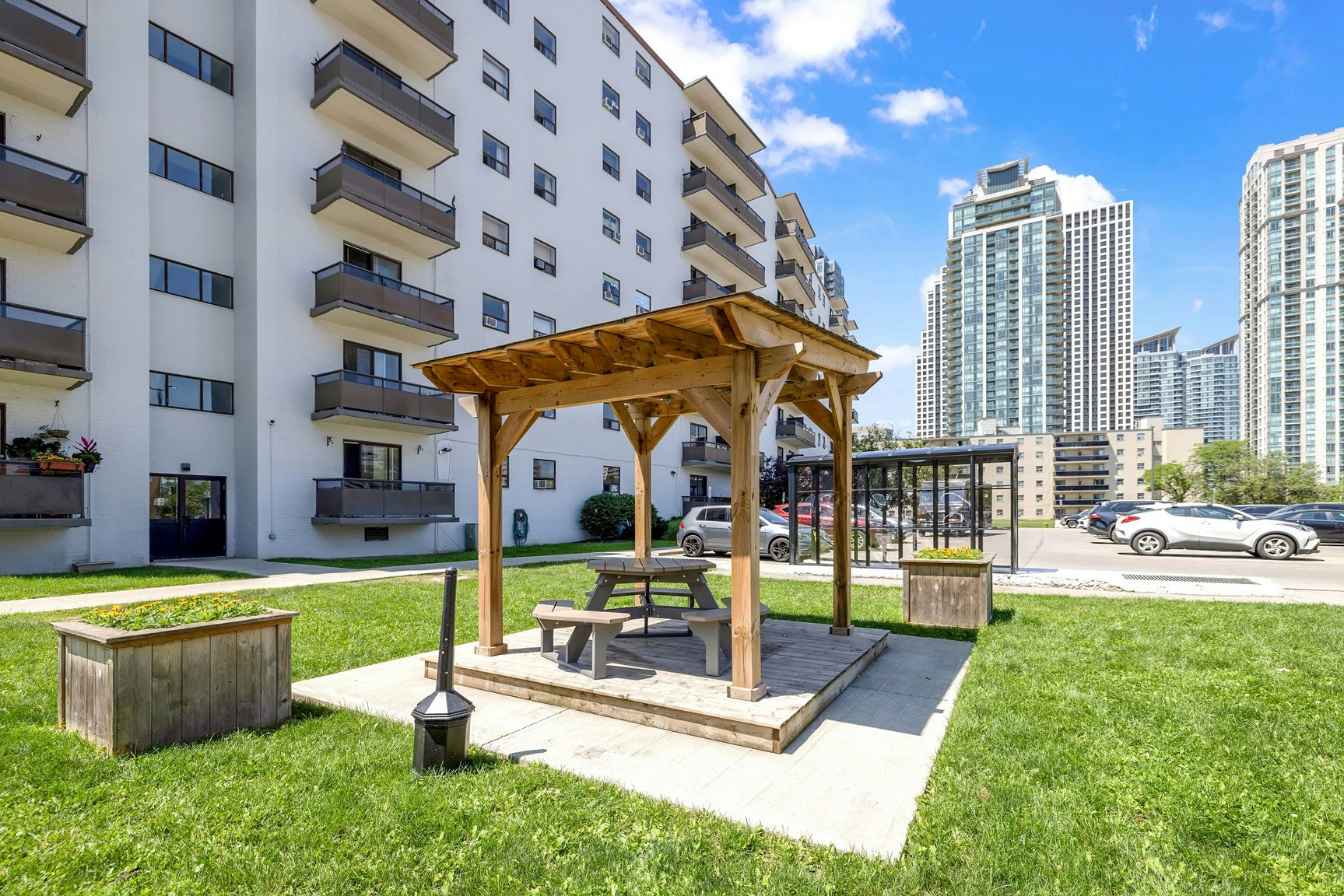 802-30 Central Parkway West, Mississauga, ON, L5B 1L1 - 11