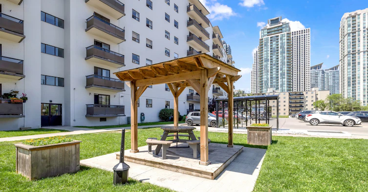 802-30 Central Parkway West, Mississauga, ON, L5B 1L1 - 11