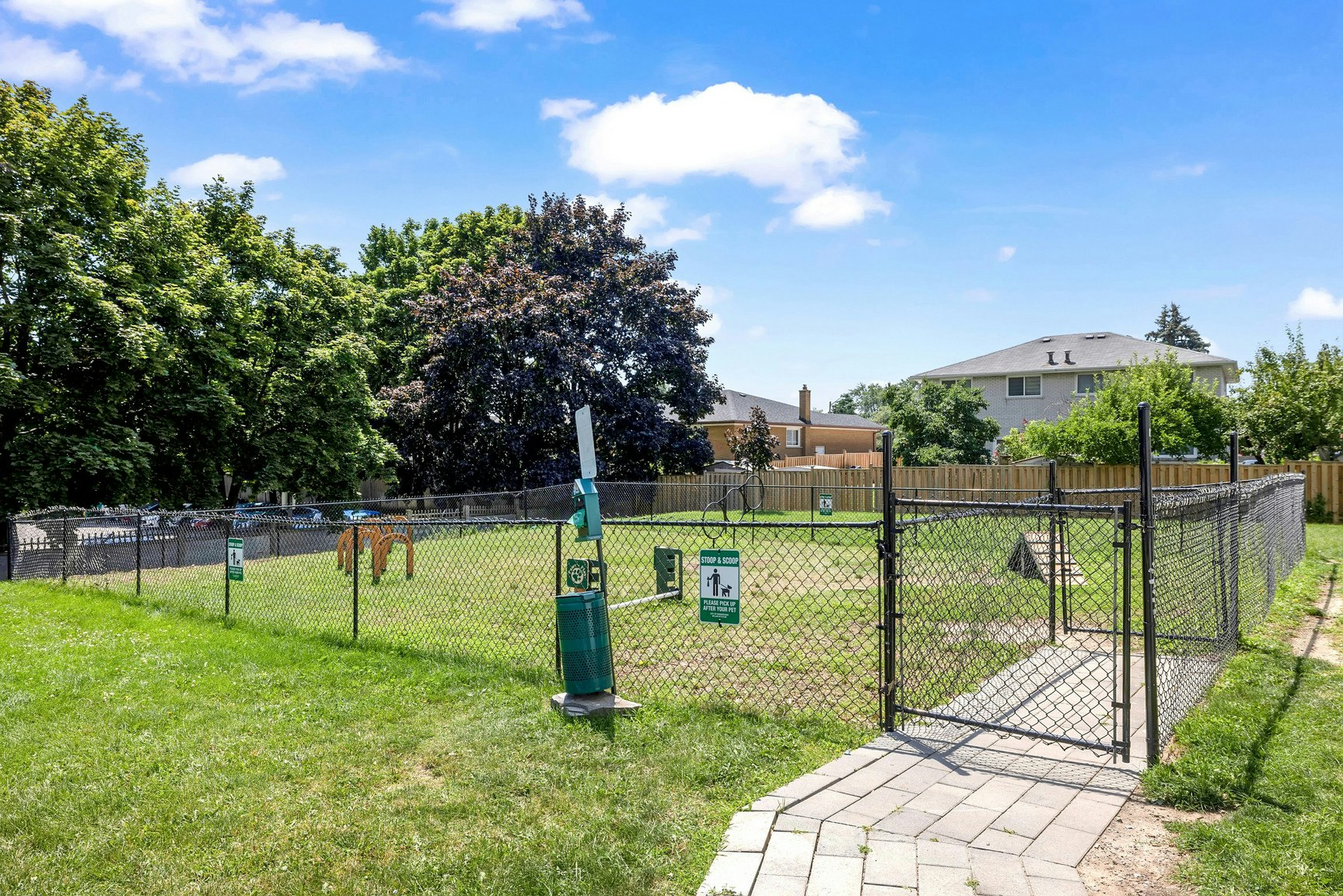 802-30 Central Parkway West, Mississauga, ON, L5B 1L1 - 10