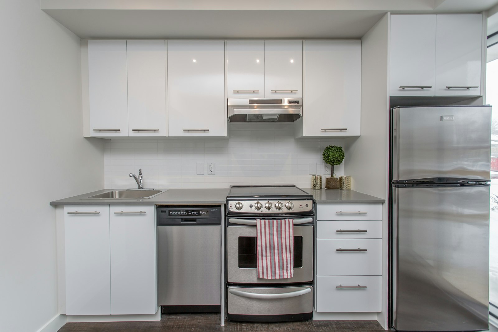 1855 Bloor Street, Mississauga, ON, L4X 0A5 - 2
