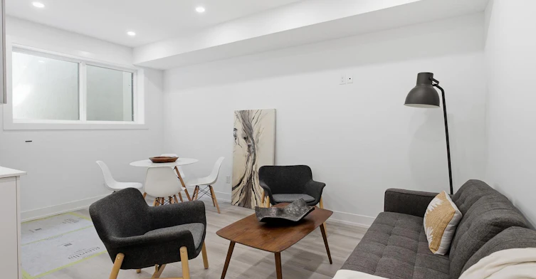 1-587 Oakwood Avenue, Toronto, ON, M6E 2X7 - 11