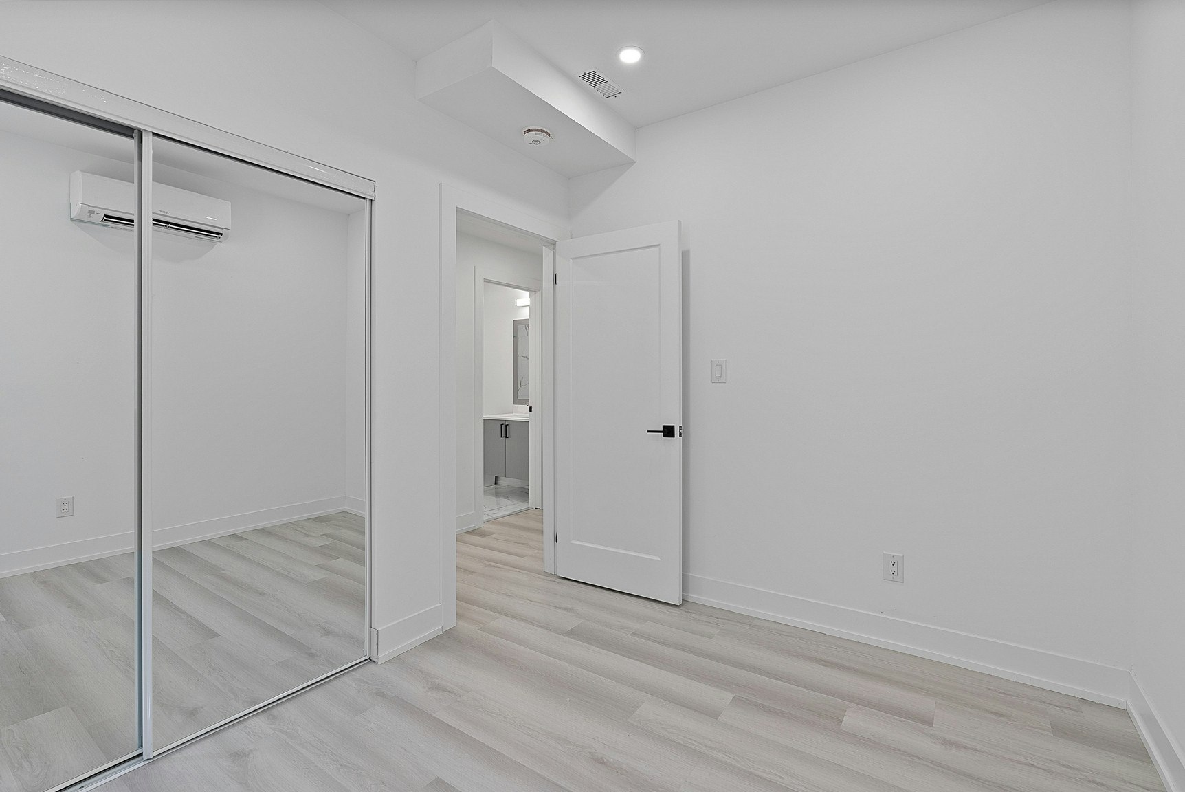 1-587 Oakwood Avenue, Toronto, ON, M6E 2X7 - 20
