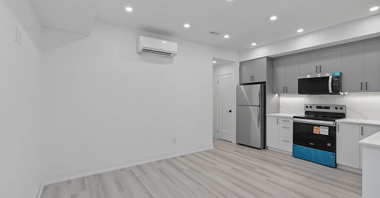 1-587 Oakwood Avenue, Toronto, ON, M6E 2X7 - 7