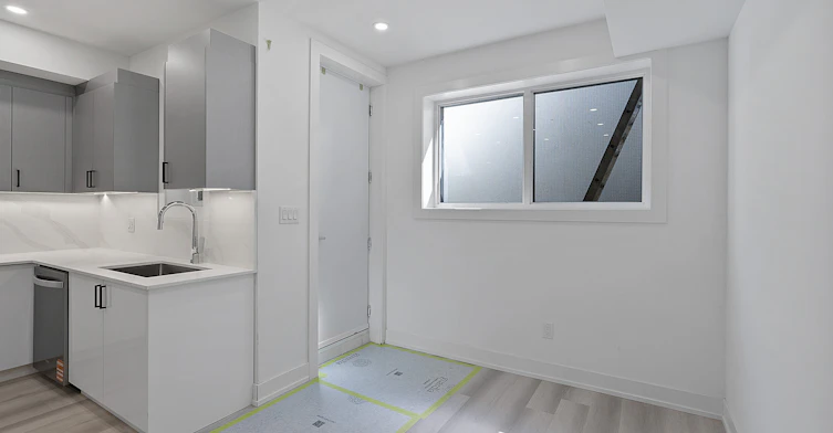 1-587 Oakwood Avenue, Toronto, ON, M6E 2X7 - 6