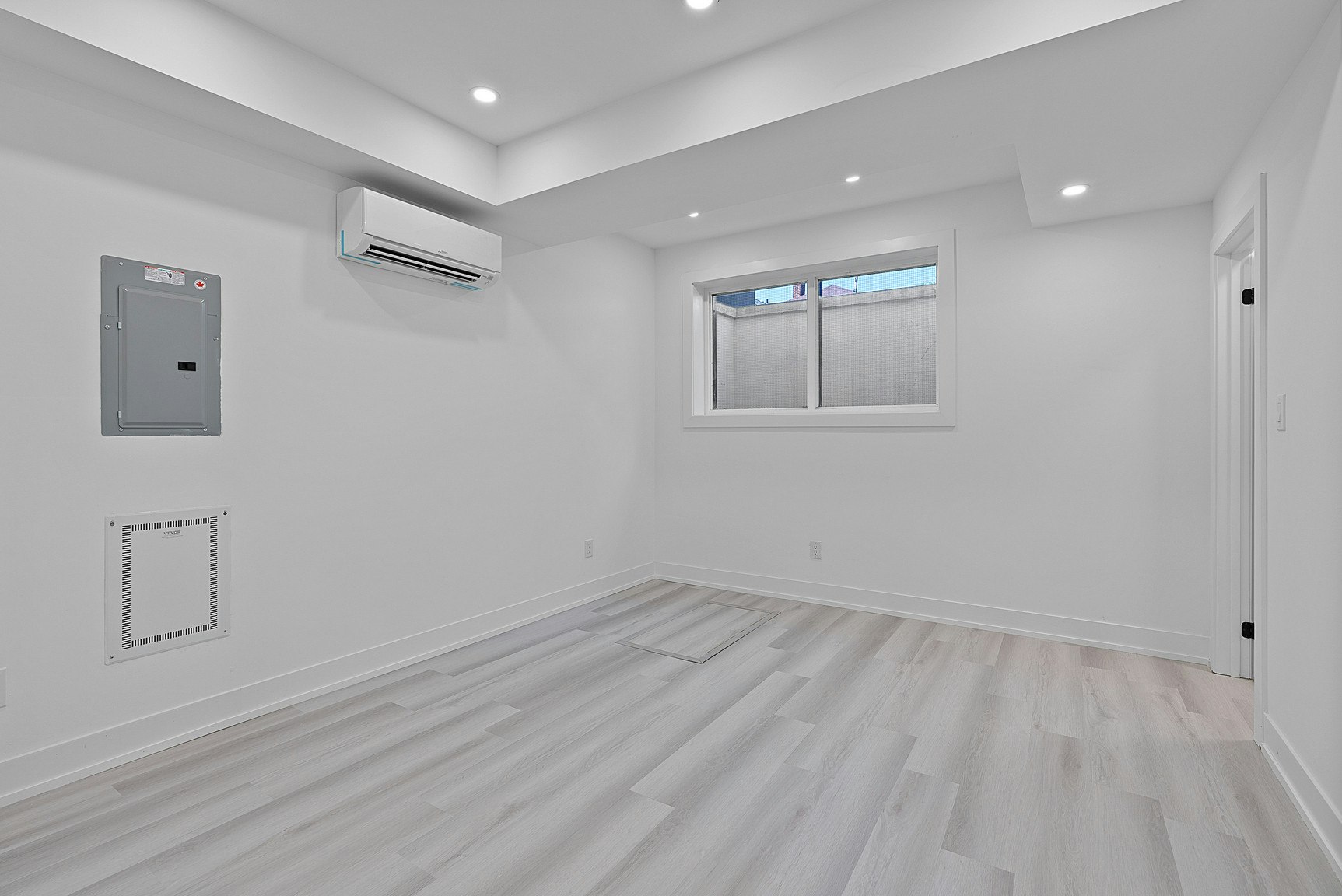 1-587 Oakwood Avenue, Toronto, ON, M6E 2X7 - 13