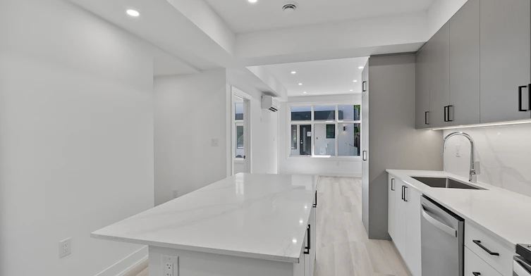 2-587 Oakwood Avenue, Toronto, ON, M6E 2X7