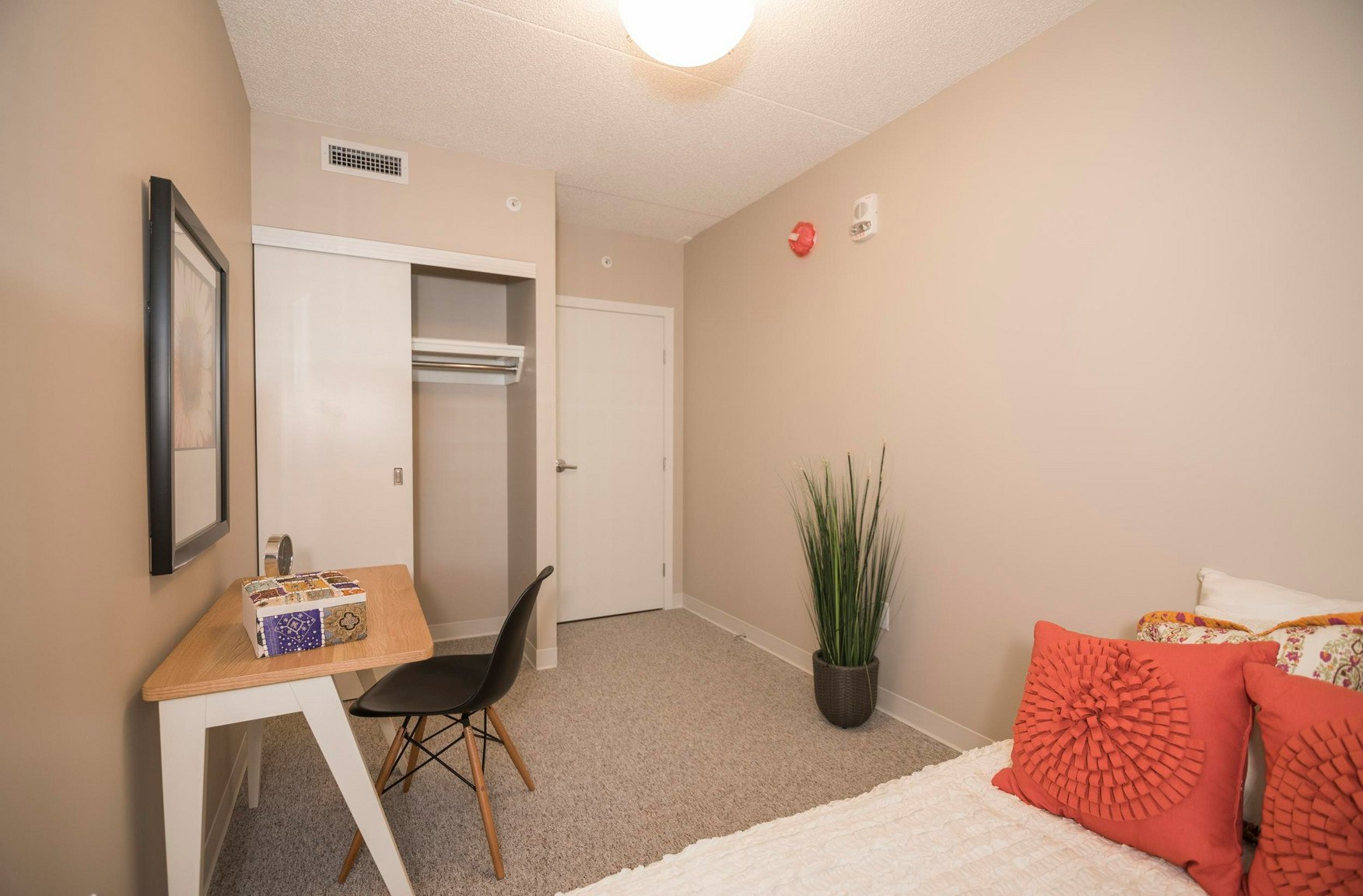 B1-320 Colony Street, Winnipeg, MB, R3C 0S8 - 7