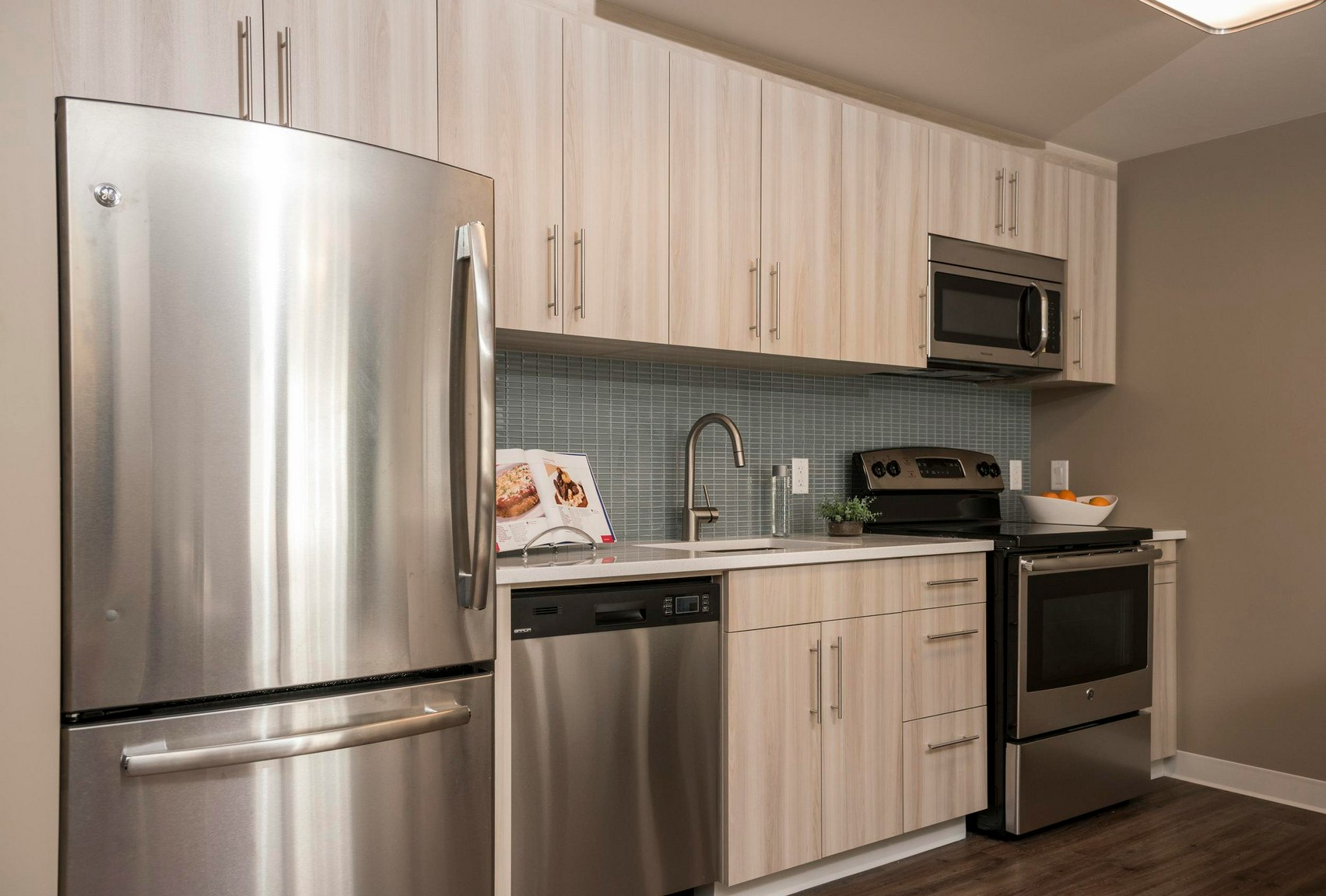 C1-320 Colony Street, Winnipeg, MB, R3C 0S8 - 2