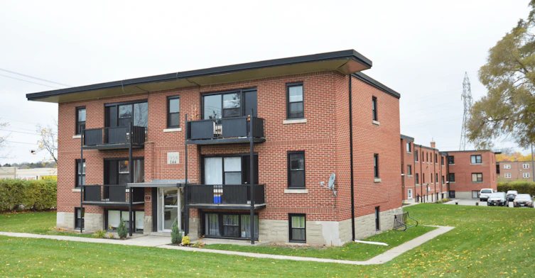 010-164 Belmont Avenue West, Kitchener, ON, N2M 1L8 - 2