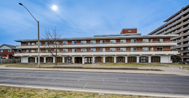 0104-40 Mohawk Road East, Hamilton, ON, L9A 2G7 - 2