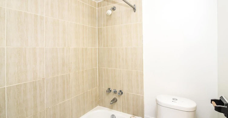 0305-16 Tremont Drive, St. Catharines, ON, L2T 3A9 - 16
