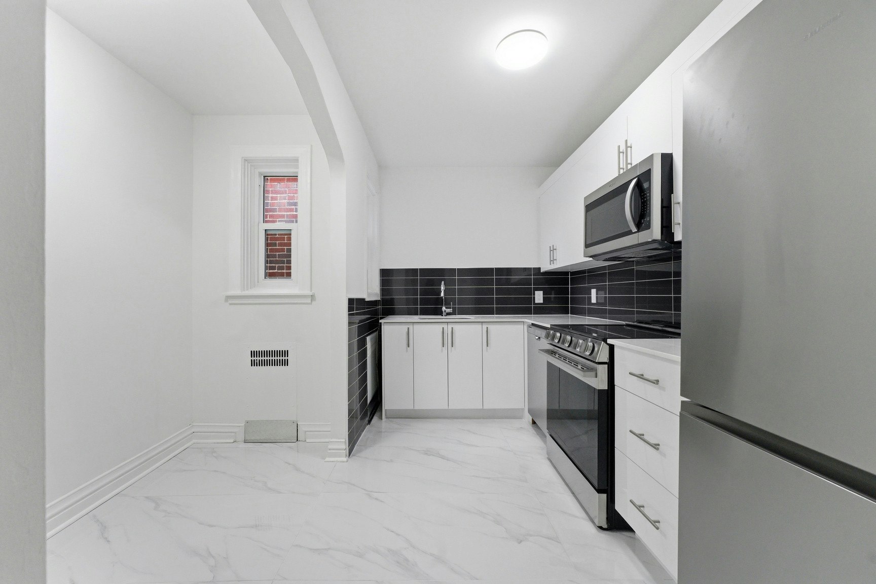 235 Cooper Street, Ottawa, ON, K2P 1L7 - 6
