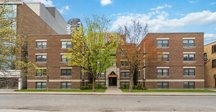 235 Cooper Street, Ottawa, ON, K2P 1L7