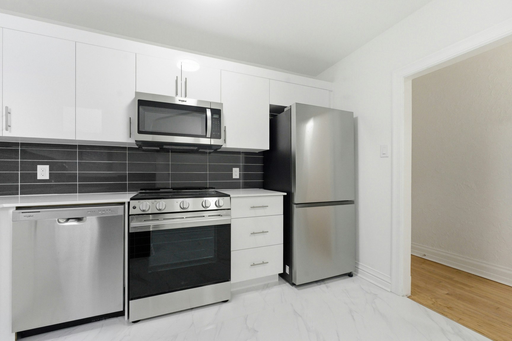 235 Cooper Street, Ottawa, ON, K2P 1L7 - 8