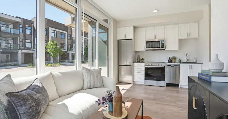 109-2500 Saw Whet Boulevard, Oakville, ON, L6M 5L7 - 3