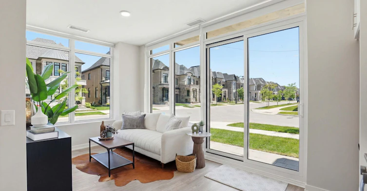 140-2500 Saw Whet Boulevard, Oakville, ON, L6M 5L7 - 2