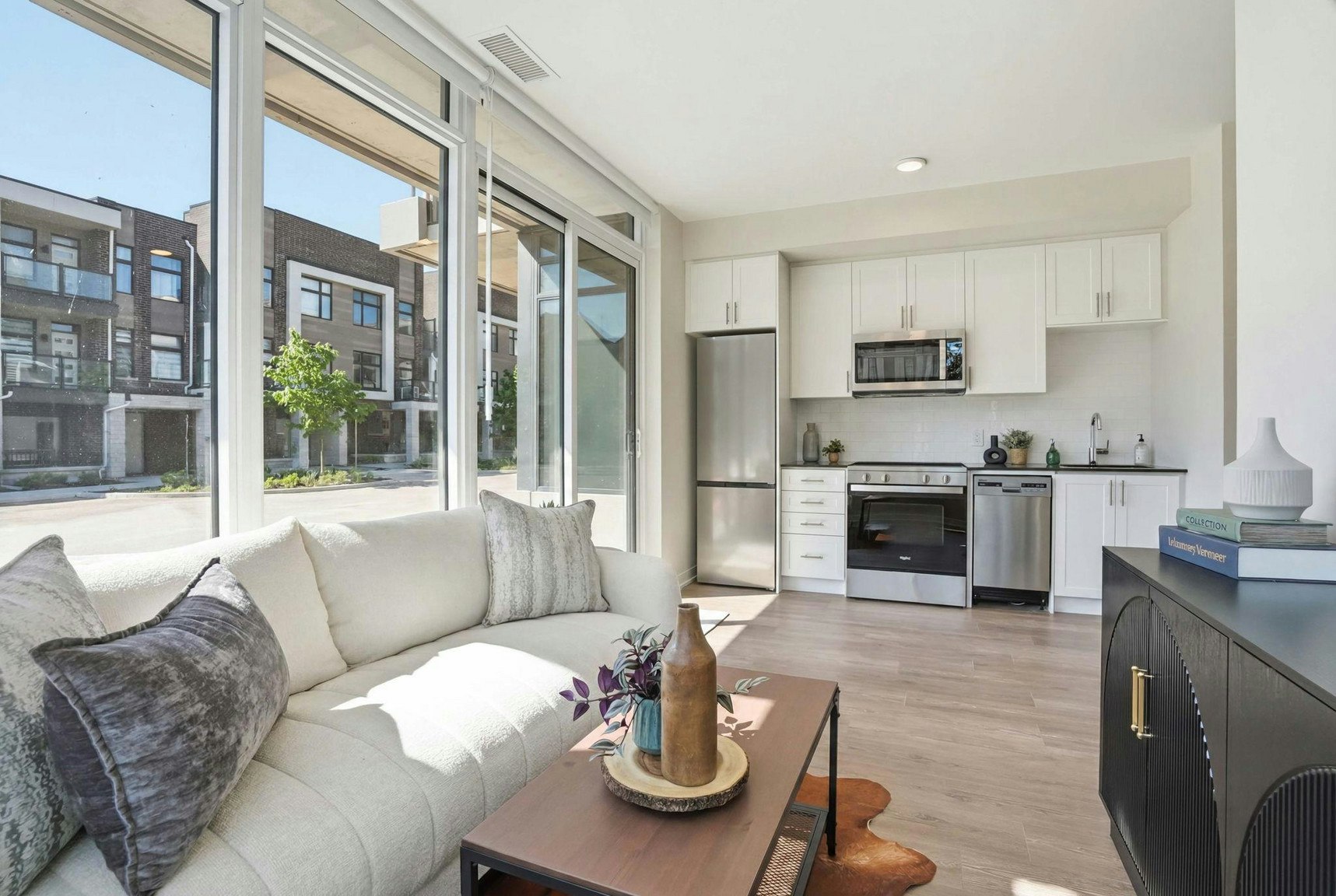 320-2500 Saw Whet Boulevard, Oakville, ON, L6M 5L7 - 3