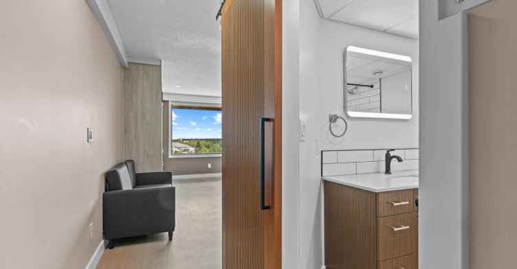4311 49 Avenue, Red Deer, AB, T4N 5Y7 - 7