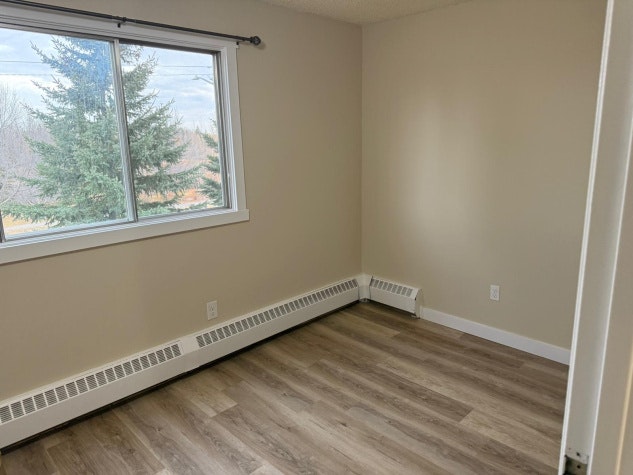 40 Cardinal Avenue, Red Deer, AB, T4P 2T1 - 11