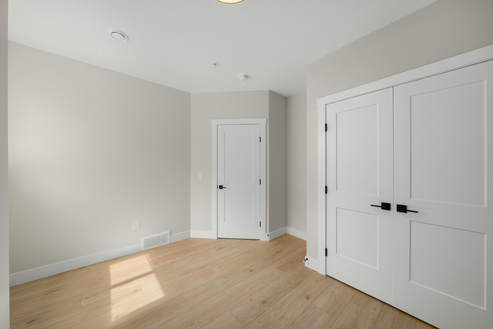 1B-1812 51 Street Northwest, Calgary, AB, T3B 1C2 - 12
