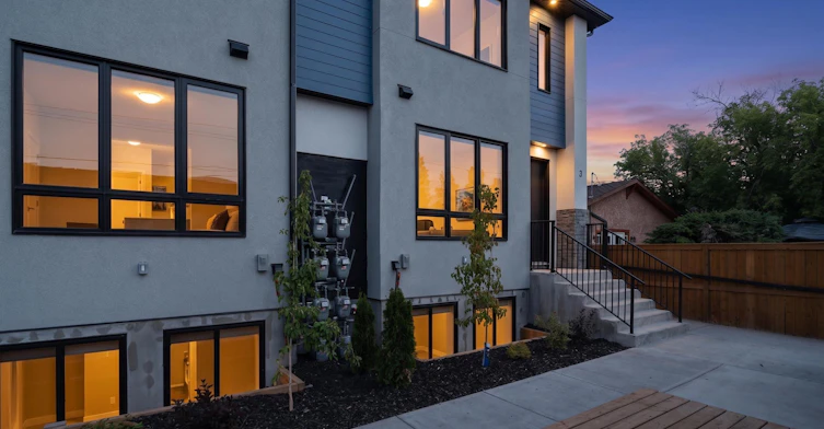 1B-1812 51 Street Northwest, Calgary, AB, T3B 1C2