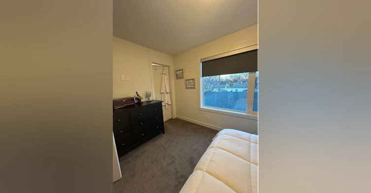 11439 90 Street Northwest, Edmonton, AB, T5B 3X7 - 10