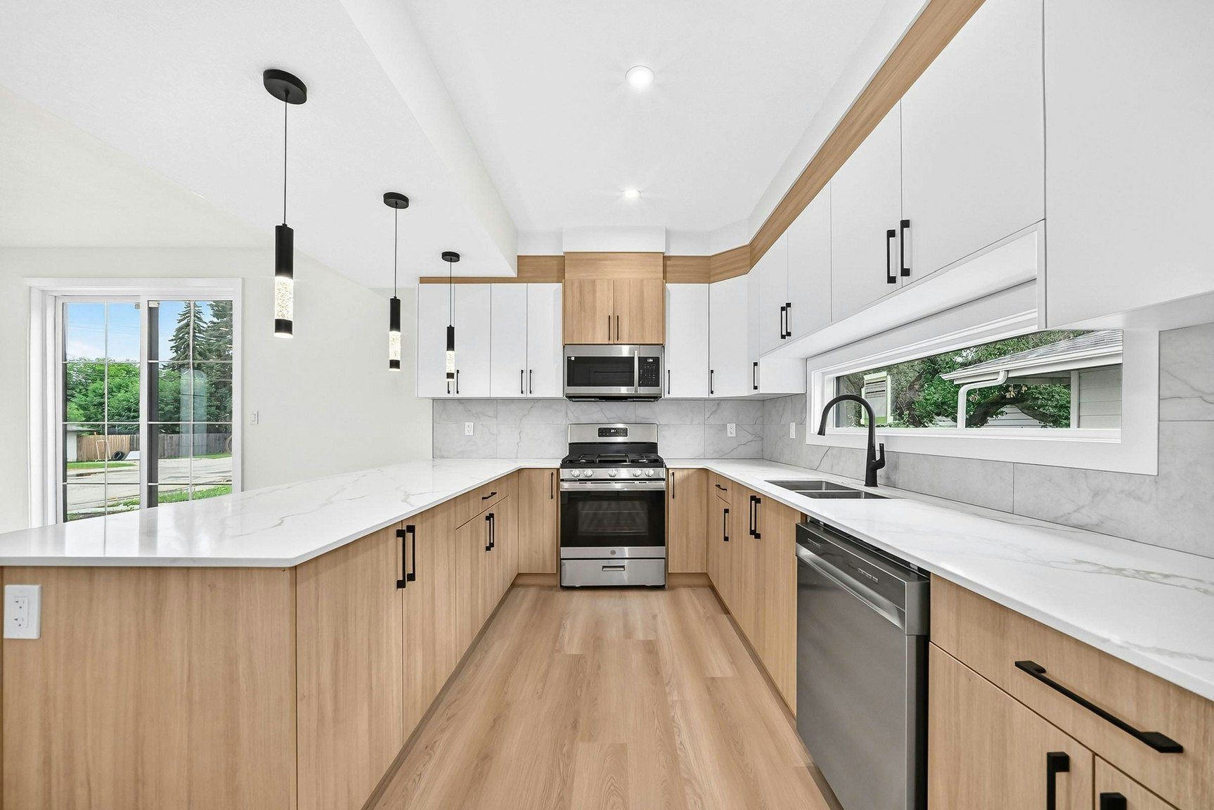 14504 95 Avenue Northwest, Edmonton, AB, T5N 0A9 - 2