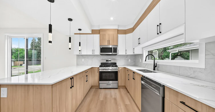 14504 95 Avenue Northwest, Edmonton, AB, T5N 0A9 - 2