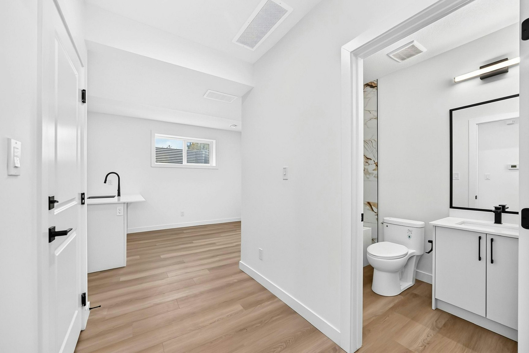 14504 95 Avenue Northwest, Edmonton, AB, T5N 0A9 - 10