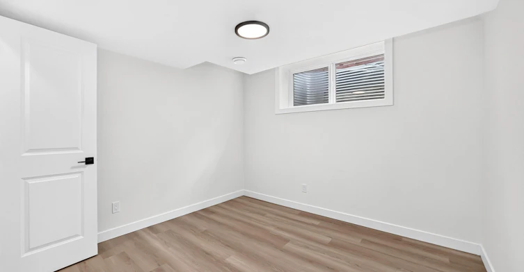 14504 95 Avenue Northwest, Edmonton, AB, T5N 0A9 - 6