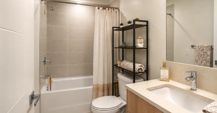207-245 Bewicke Avenue, North Vancouver, BC, V7M 3E3 - 6