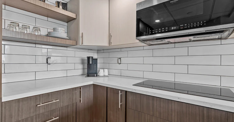 4311 49 Avenue, Red Deer, AB, T4N 5Y7 - 8