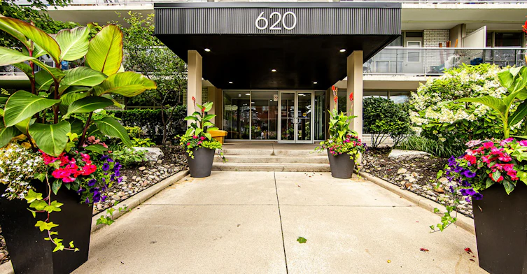 620 Northcliffe Boulevard, Toronto, ON, M6E 3M1 - 15