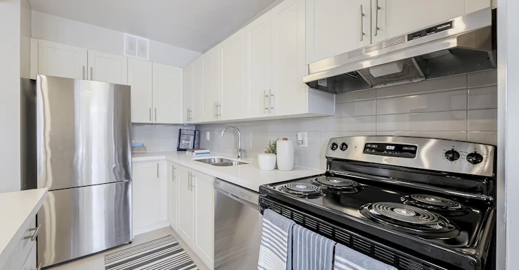 100 Parkway Forest Drive, Toronto, ON, M2J 1L6 - 2