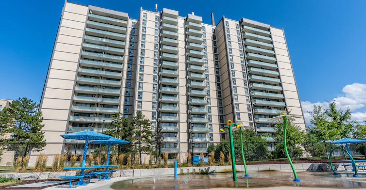 100 Parkway Forest Drive, Toronto, ON, M2J 1L6 - 17